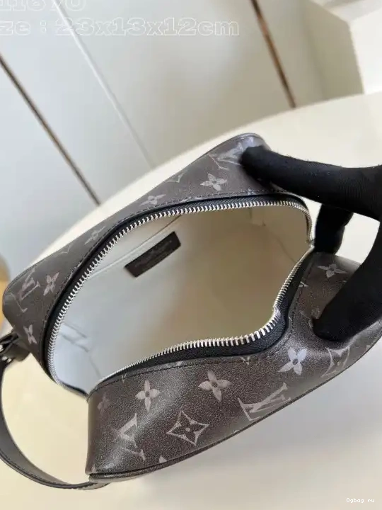 KIT LOCKER bag-23*13*12CM DOPP VUITTON LOUIS 0614